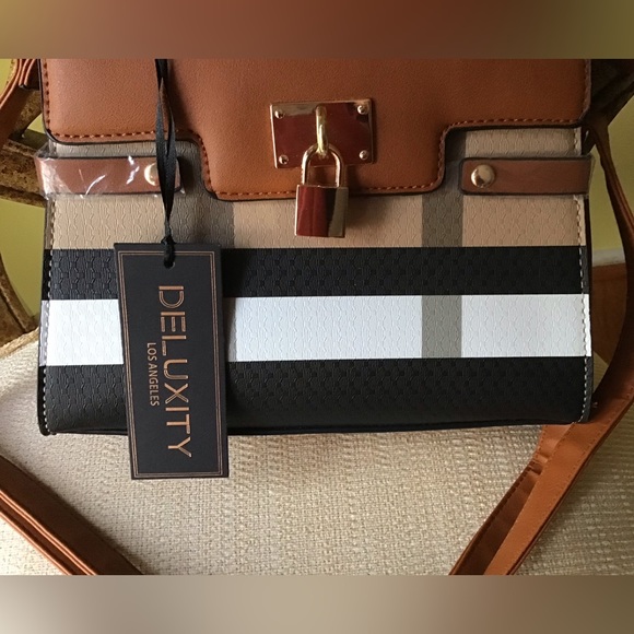 Deluxity shoulder Bag - Picture 3 of 11